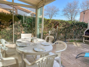 Гостиница Holiday Home Les Maisons du Golf  Ле Кап Даг